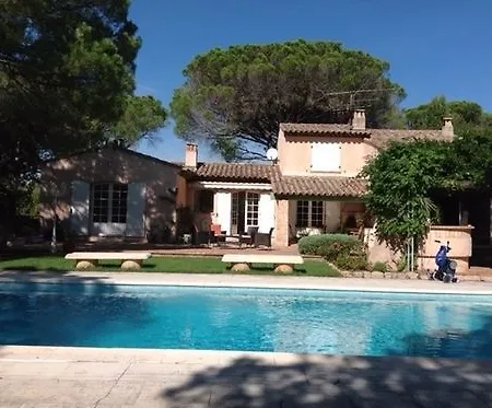 Charme Et Detente Bed and Breakfast 3*